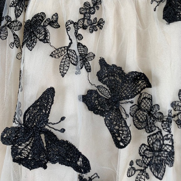 Chicwish 3D Butterfly Double Layered Mesh Beige Midi Skirt READ - Picture 4 of 11